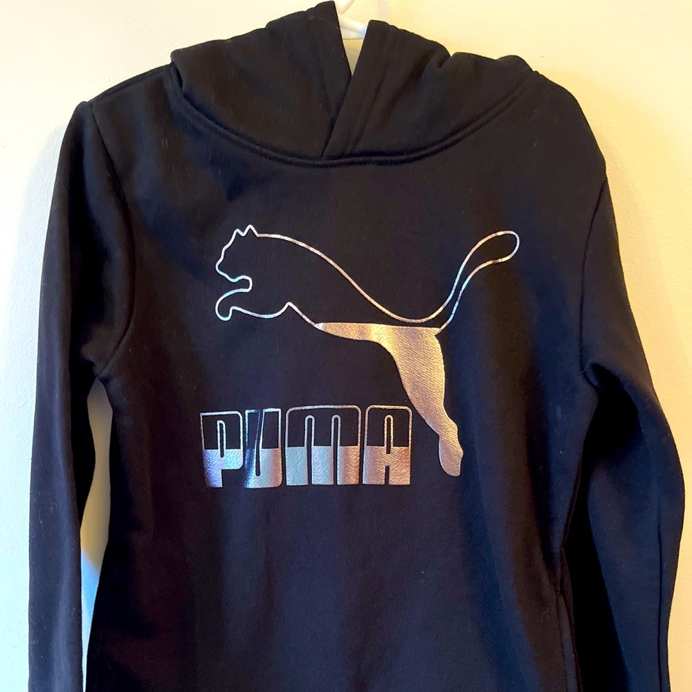 Puma cozy and cute black hoodie